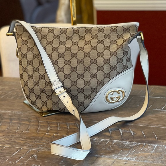 🌺 AUTH Gucci Monogram Crossbody Bag 🌺 BEAUTIFUL - Picture 1 of 16